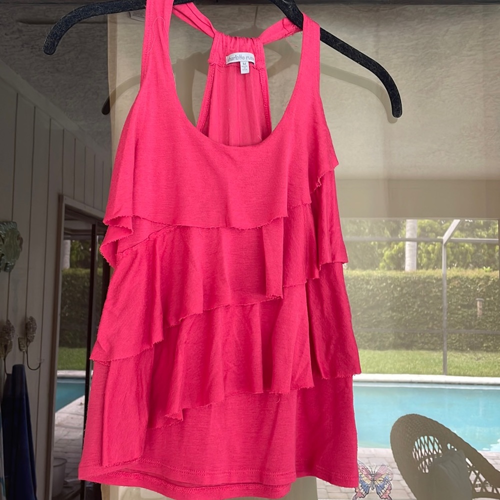 Pretty hot pink top in great condition!💕